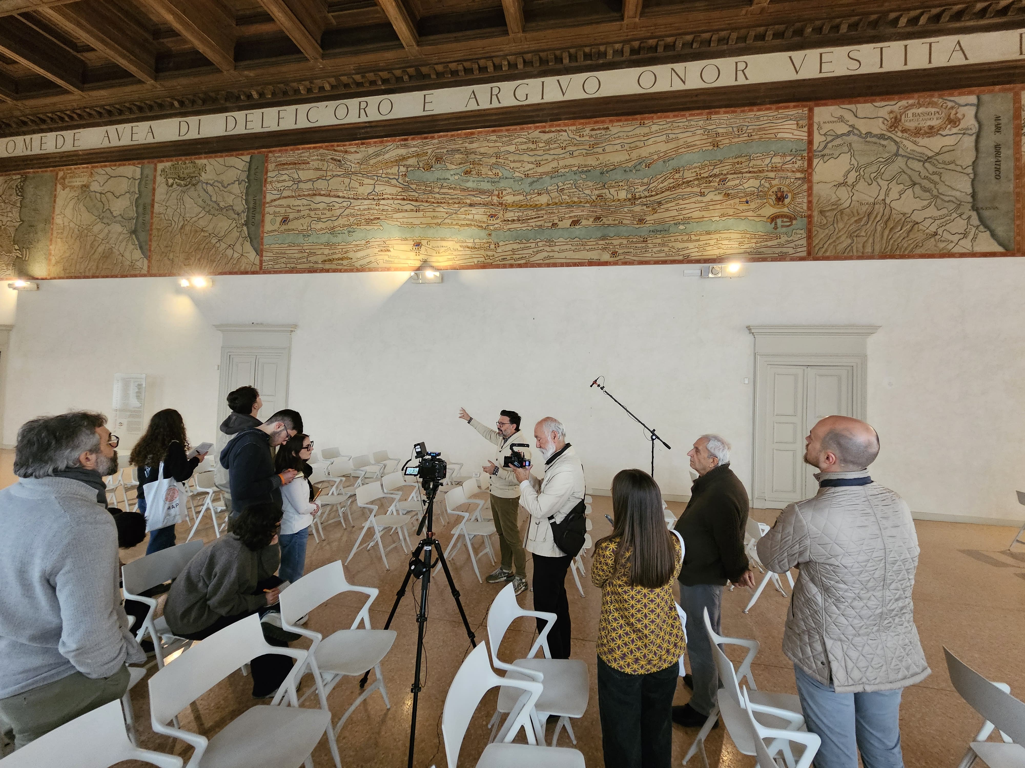 Nella sala delle mappe al Museo Archeologico di Ferrara